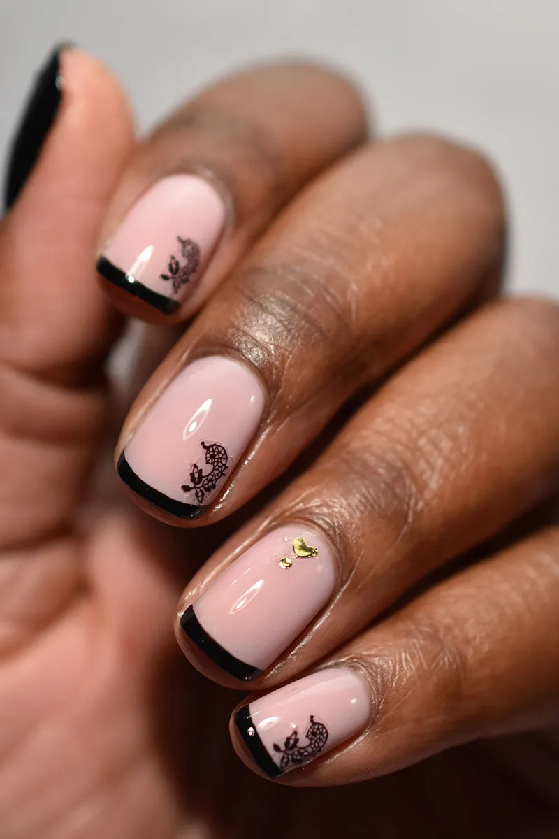 Cirque Colors Romance Me nagelstickers romantiska motiv