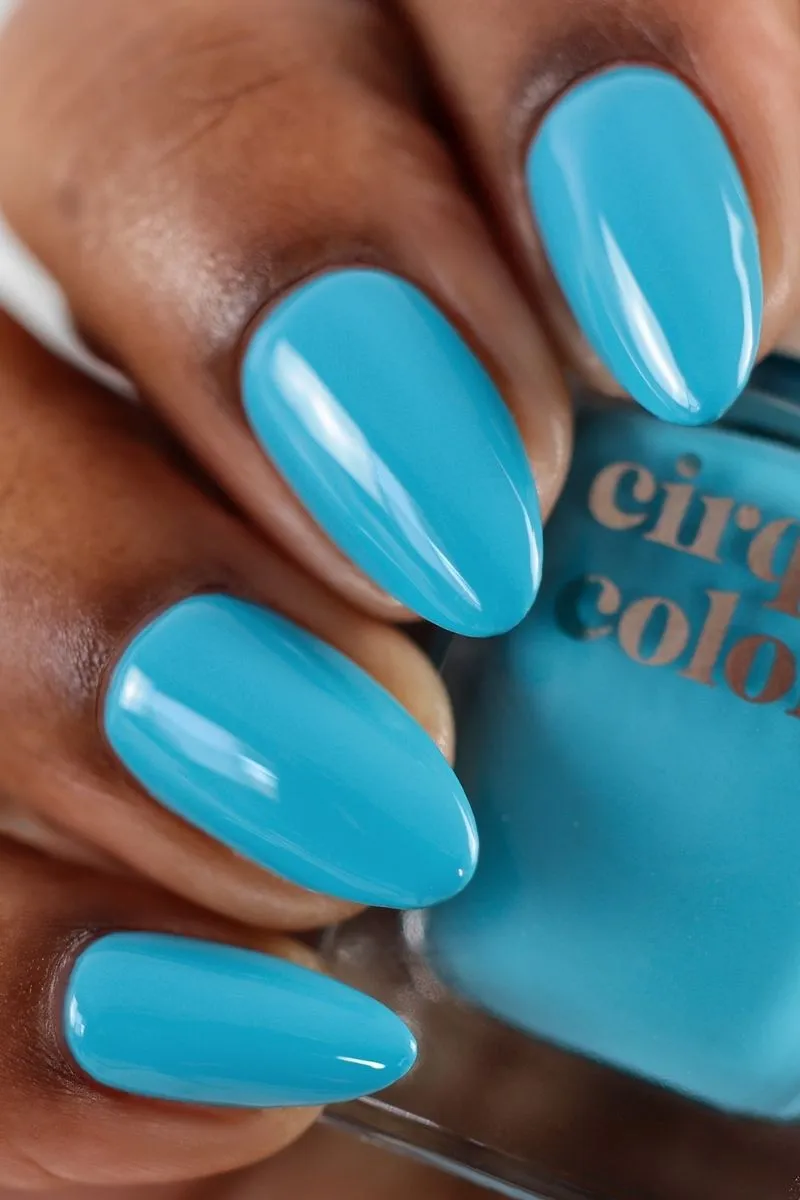 Cirque Colors Golightly nagellack ljusblå crème