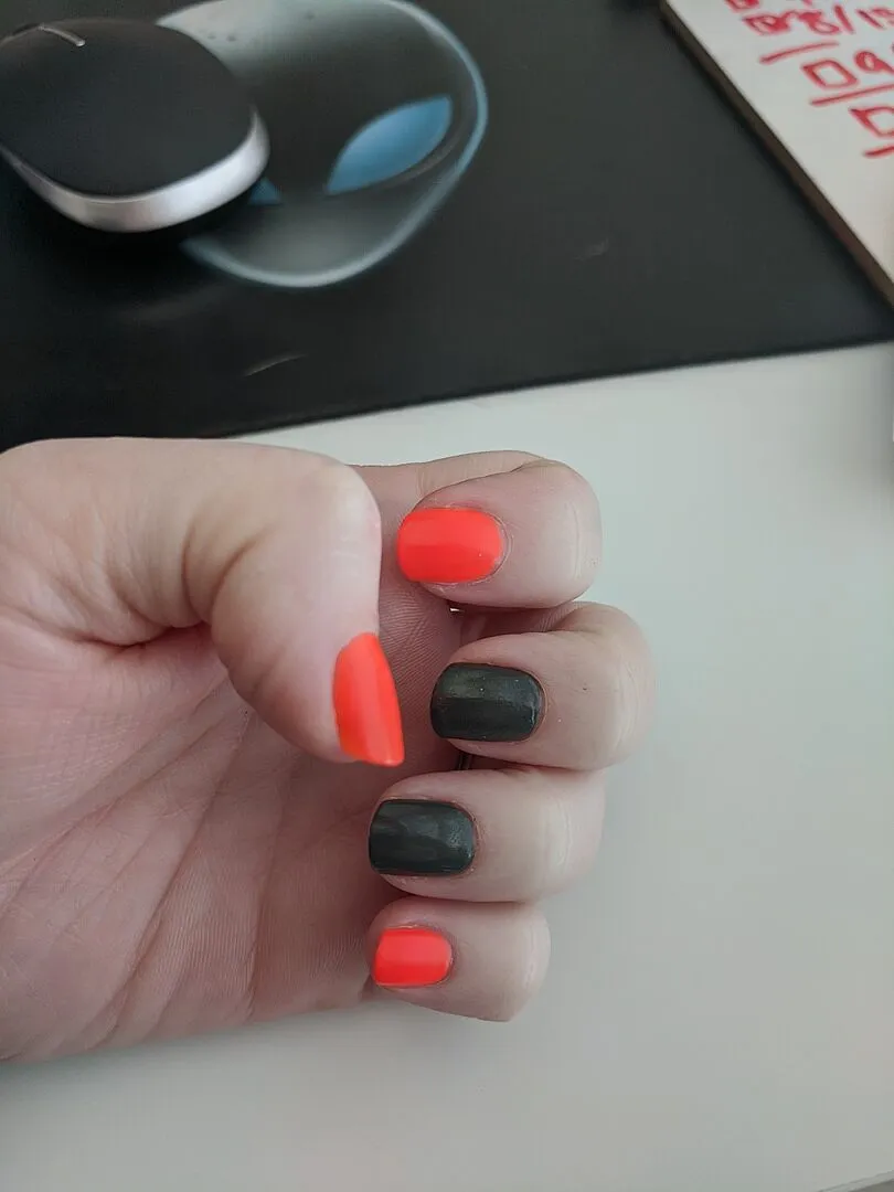 Cirque Colors Superfreak nagellack neonorange kräm