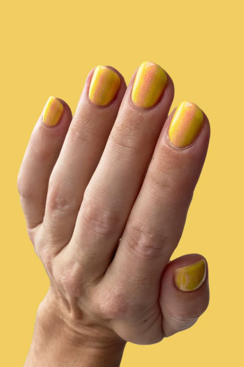 Cirque Colors Shaka nagellack gult rödguldgrönt skimmer