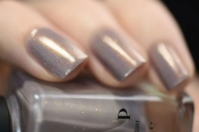 ILNP Long Walks nagellack taupe brons skimmer