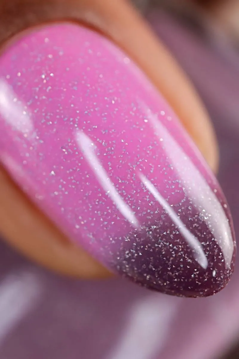 Cirque Colors Temptress nagellack thermal lila-rosa