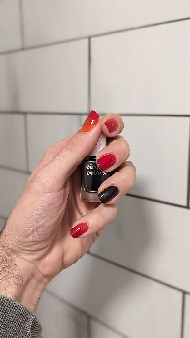 Cirque Colors Tequila Sunrise nagellack termisk matt