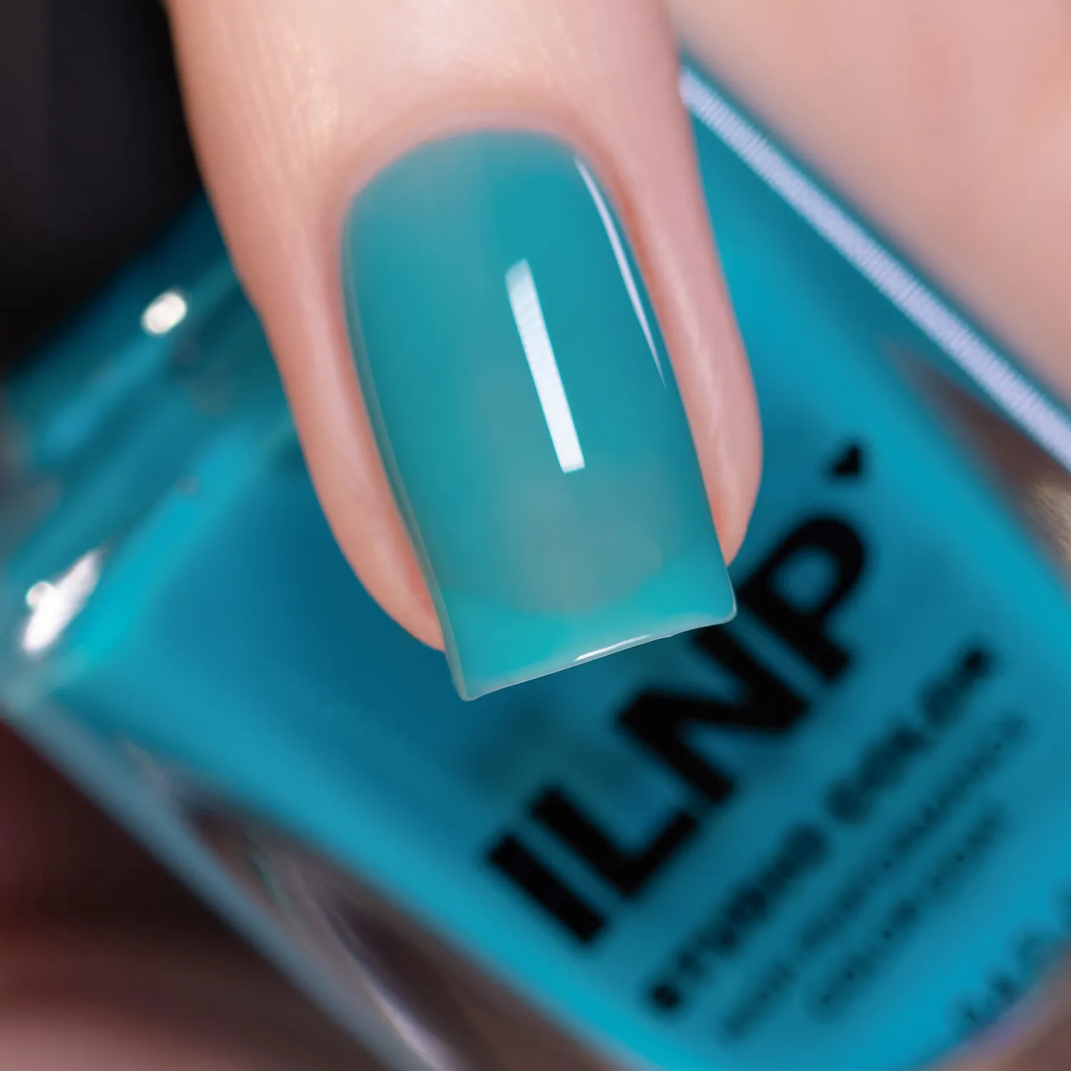 ILNP Watercolor Turquoise Water nagellack turkos jelly