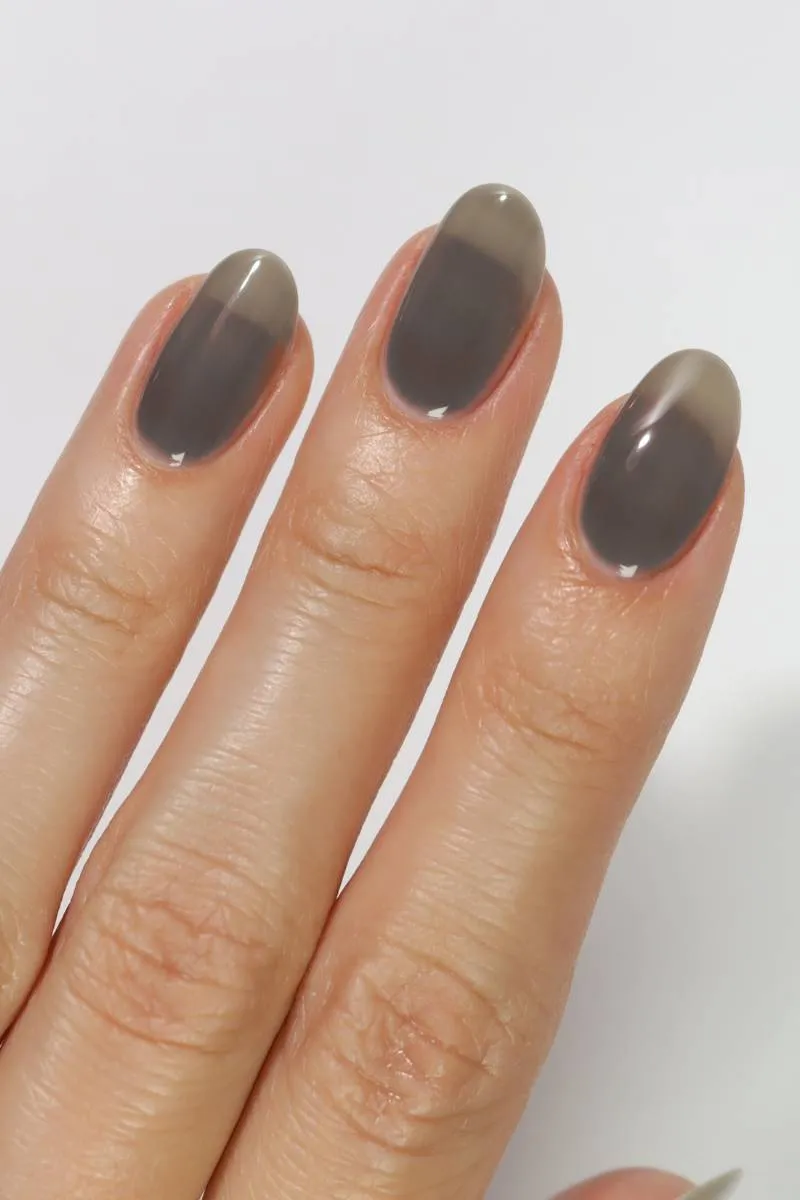 Cirque Colors Charcoal Jelly nagellack grå transparent