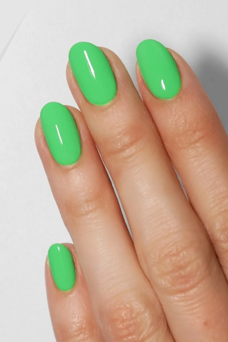 Cirque Colors Thirsty nagellack neongrön mint