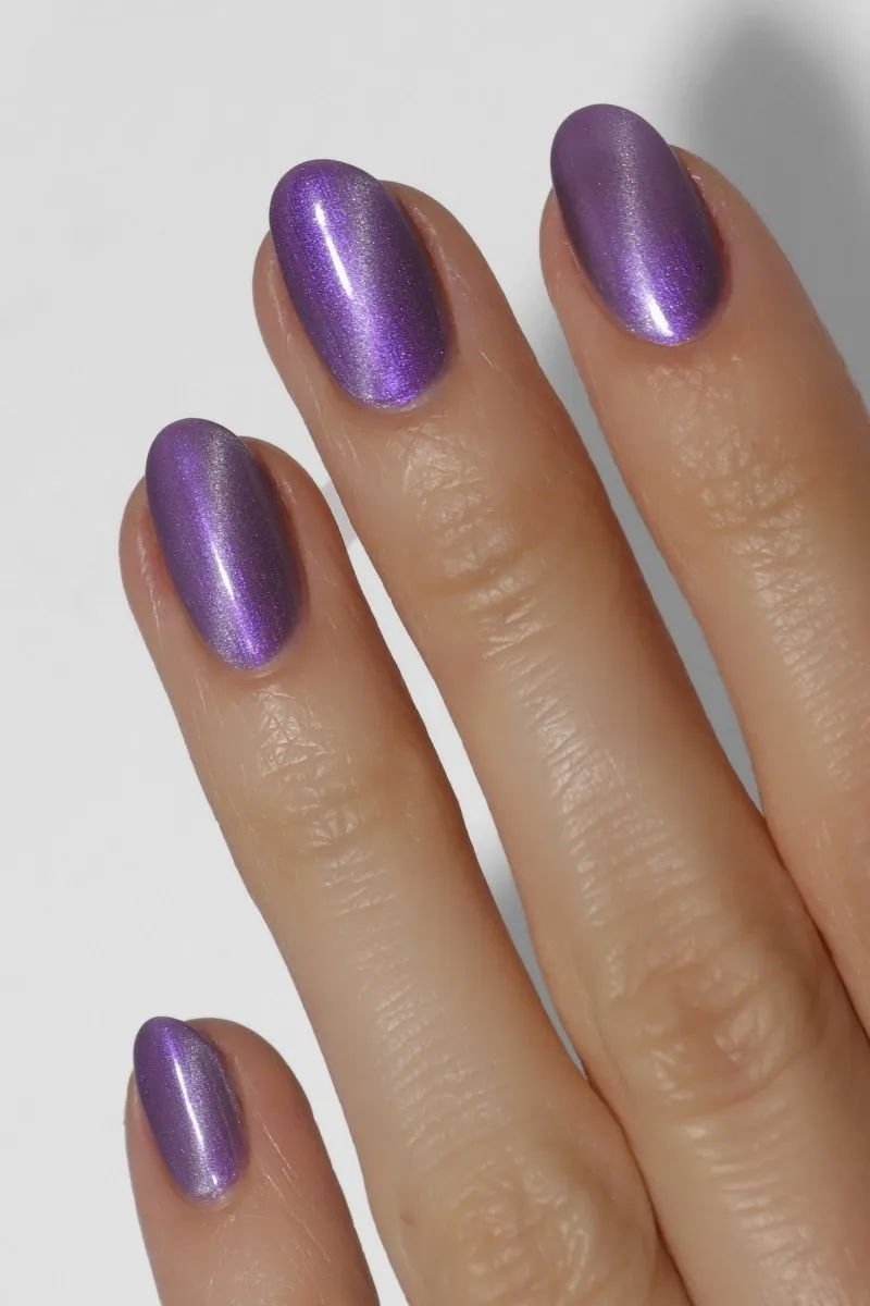 Cirque Colors Under My Umbrella nagellack magnetisk lila