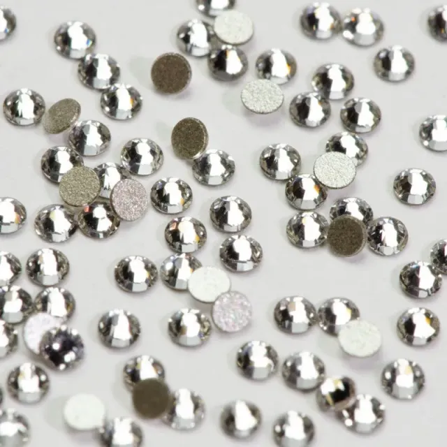 Iz Beauty Clear Crystals Small nagelstenar klara 100-pack