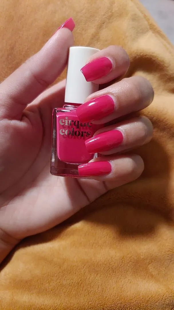 Cirque Colors Blushing Queens crème nagellack hallonrosa