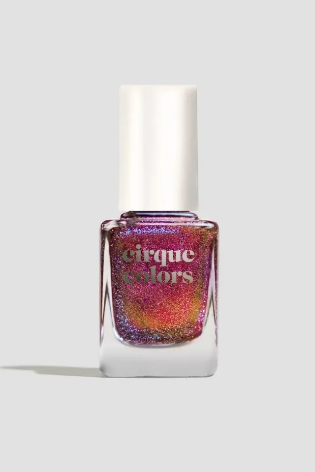 Cirque Colors La Rougeanne nagellack mörkrött shimmer