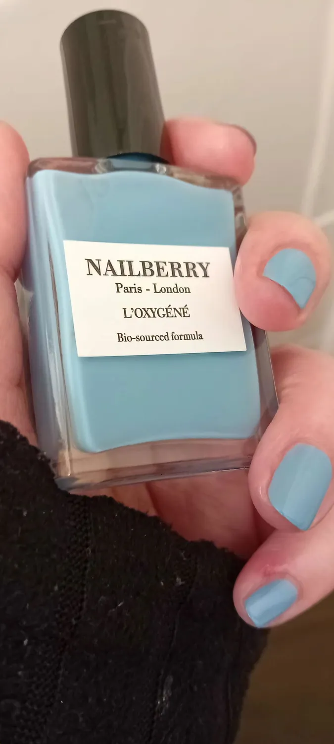 Nailberry Mistral Breeze nagellack pastellblå 14 ml opak