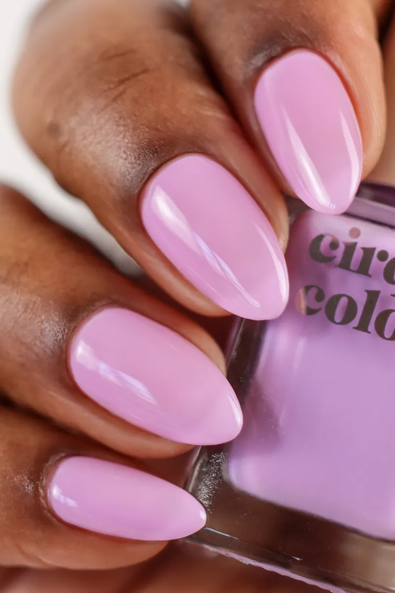 Cirque Colors Wisteria crelly nagellack pastellila