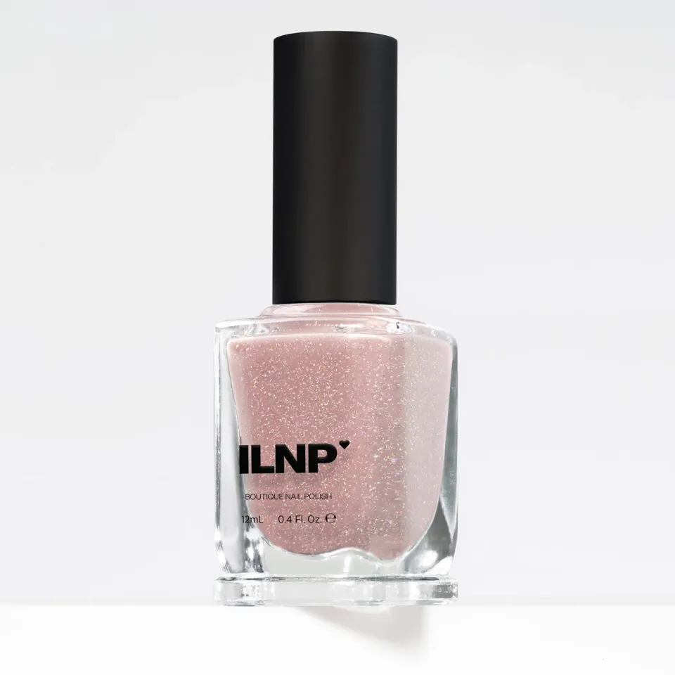 ILNP Sandy Baby nagellack persikobeige holografisk