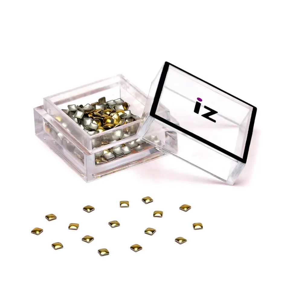 Iz Beauty Small Gold Square nagelstuds 40-pack guld