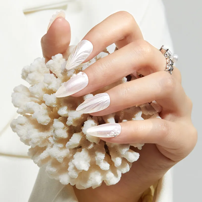 Modelones White Shell nagellack shimmer vit