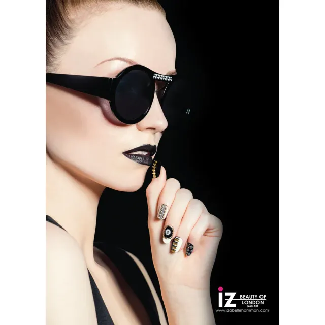 Iz Beauty Monochrome nail art poster A2 salong