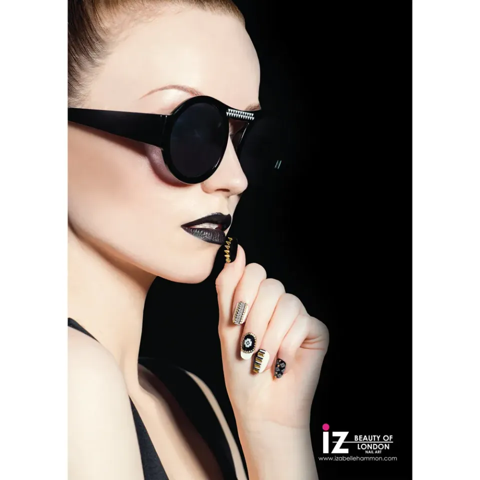 Iz Beauty Monochrome nail art poster A2 salong