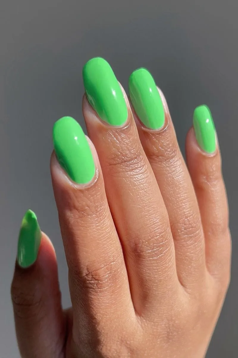 Cirque Colors Thirsty nagellack neongrön mint