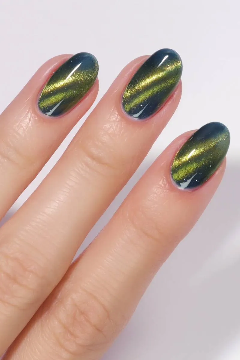 Cirque Colors Silver Screen Rising Star nagellack magnetisk blå