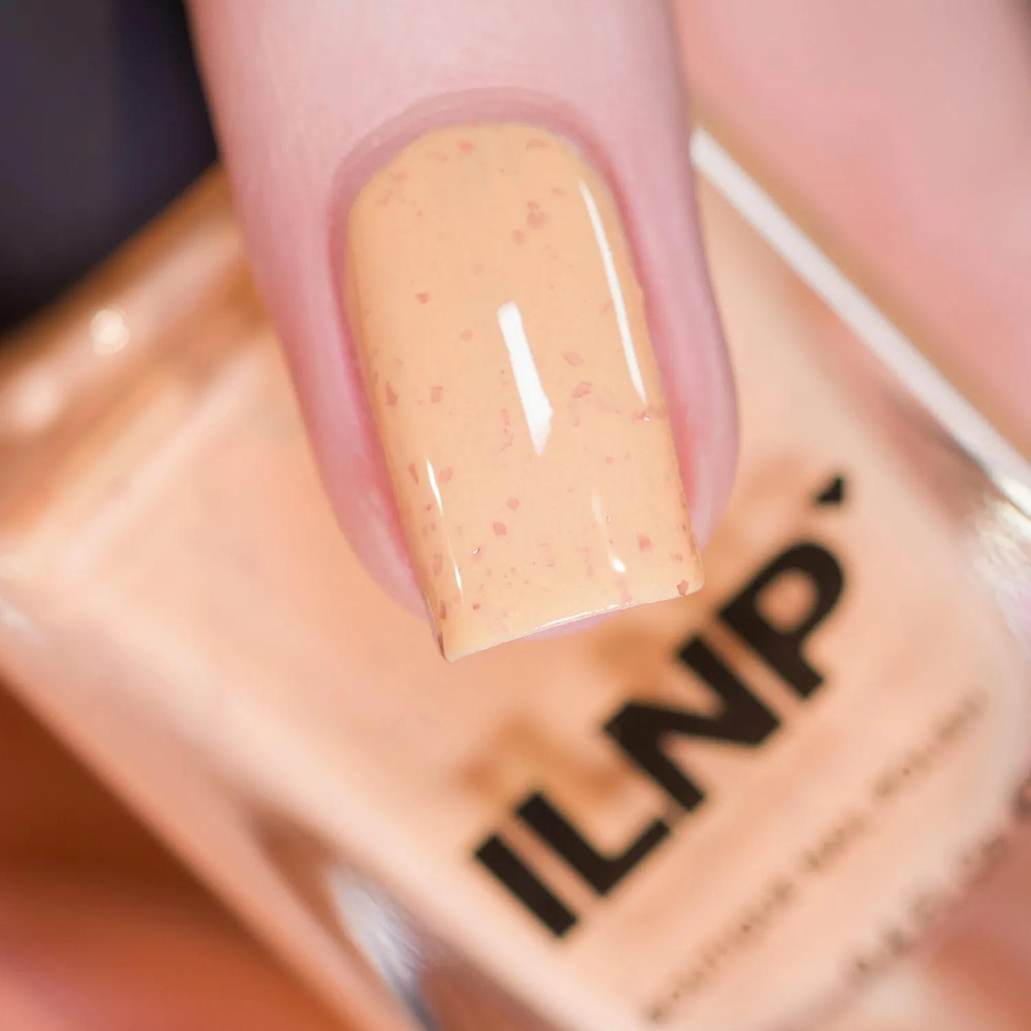 ILNP Something Sweet Milk Tea nagellack mjökigt orange