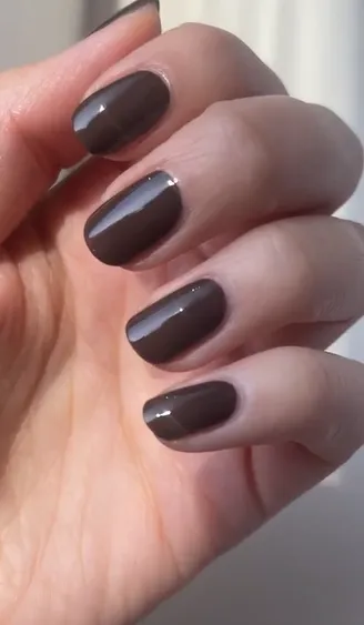 Nailberry Taupe La nagellack 14 ml brun täckande