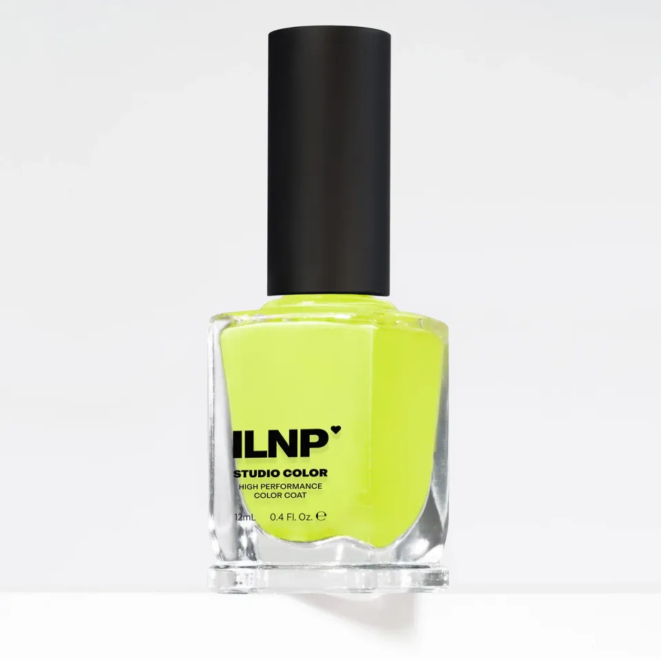 ILNP Unbothered nagellack gulgrönt krämlack 2-3 lager