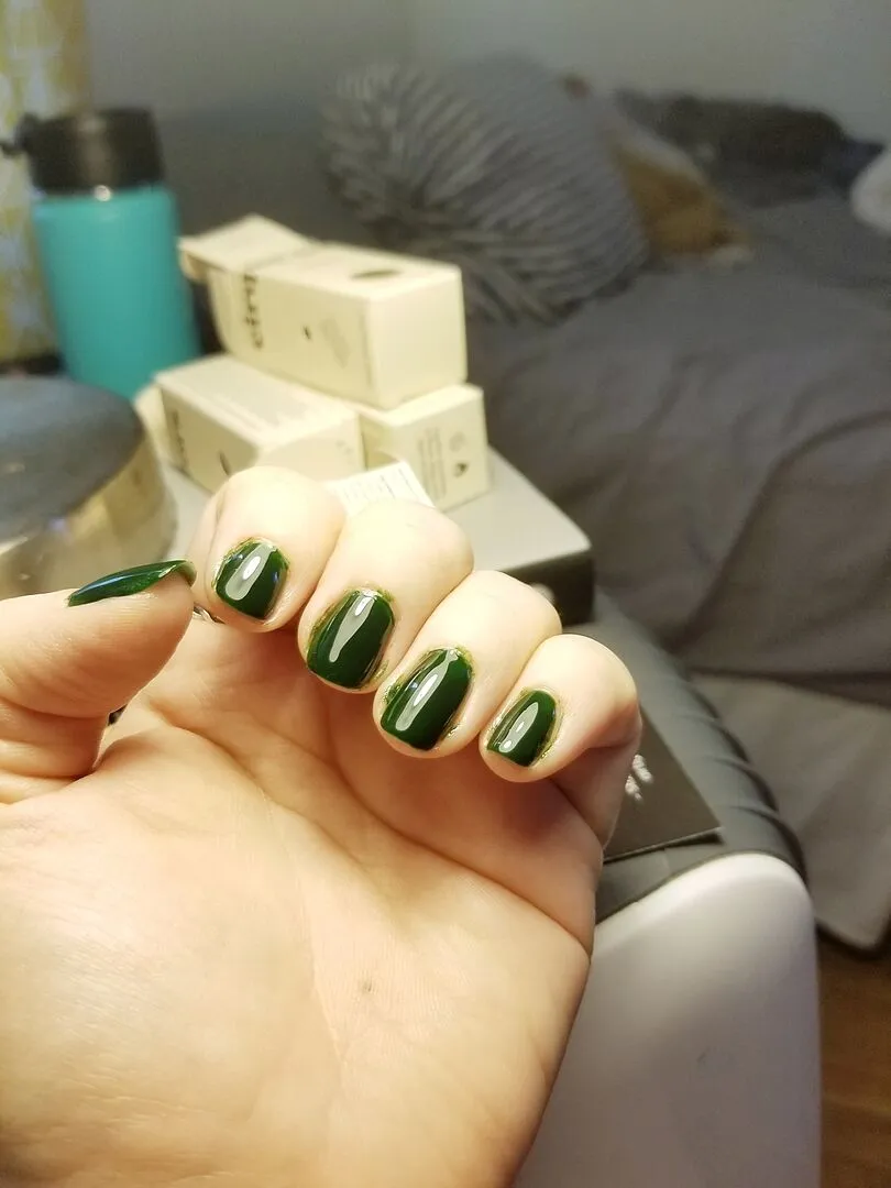 Cirque Colors McKittrick nagellack mörkgrön crème