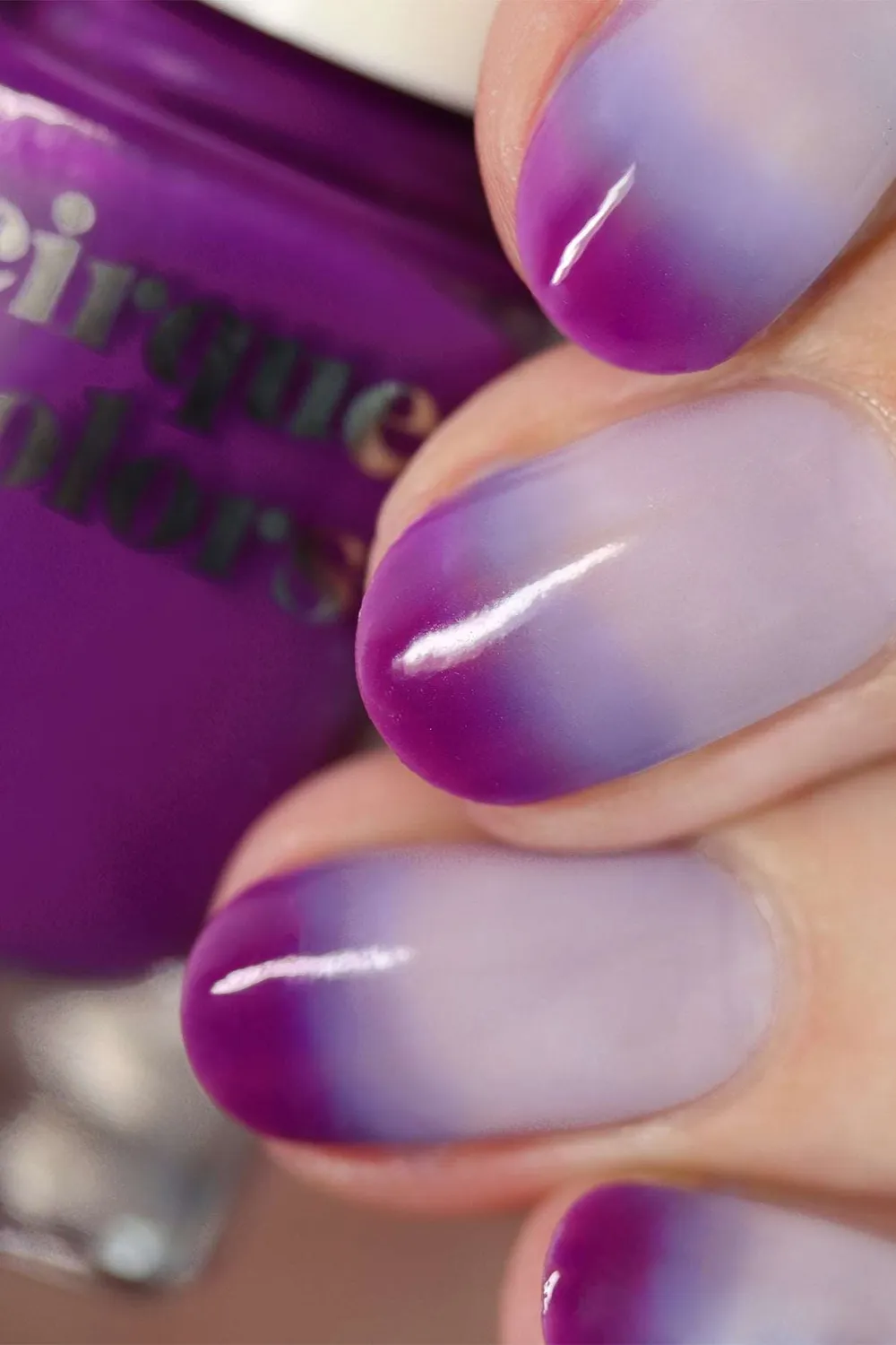 Cirque Colors Enchanted nagellack thermal lila