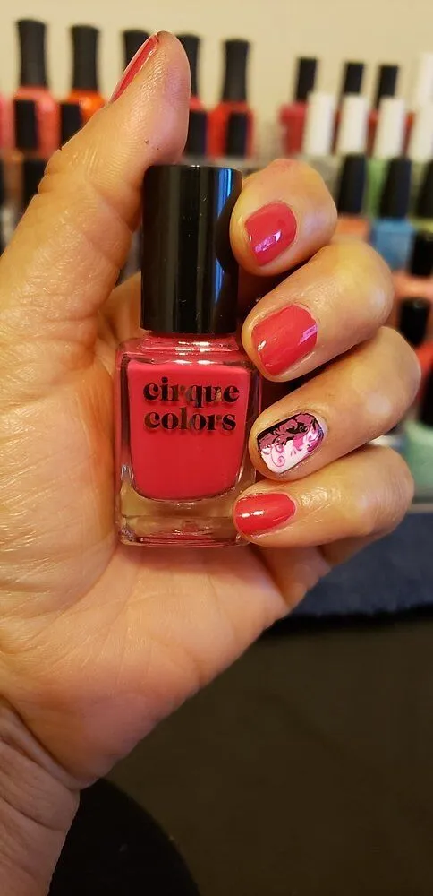 Cirque Colors Blushing Queens crème nagellack hallonrosa