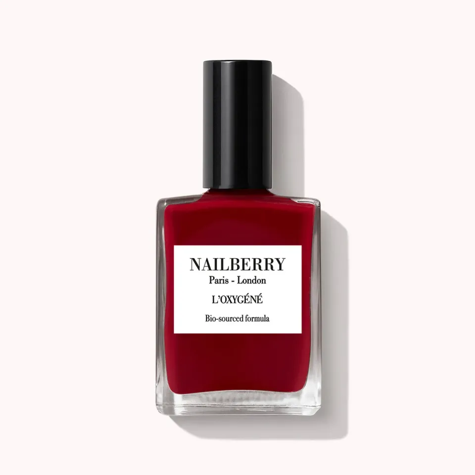 Nailberry Le Temps Des Cerises nagellack 14ml mörkröd