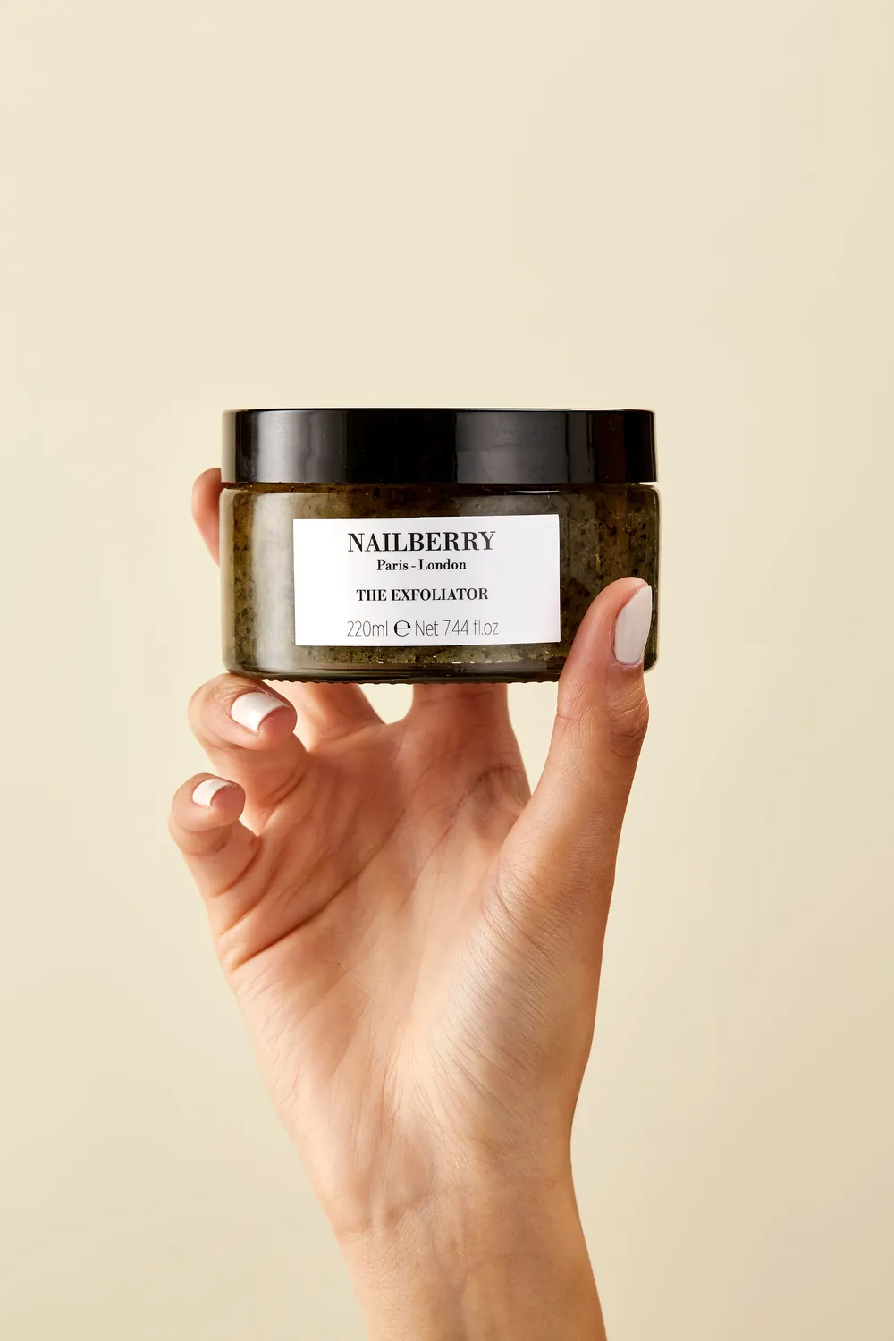 Nailberry The Exfoliator bodyscrub 220 ml socker