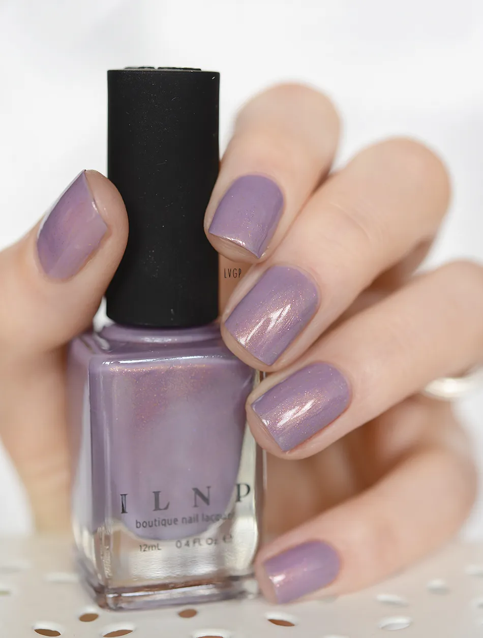 ILNP Lilac Bridges nagellack lila guldshimmer