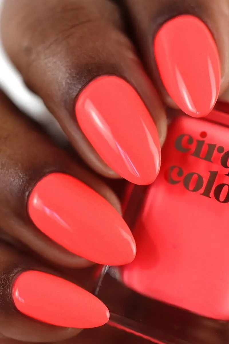 Cirque Colors Nepo Baby nagellack neon korallrosa