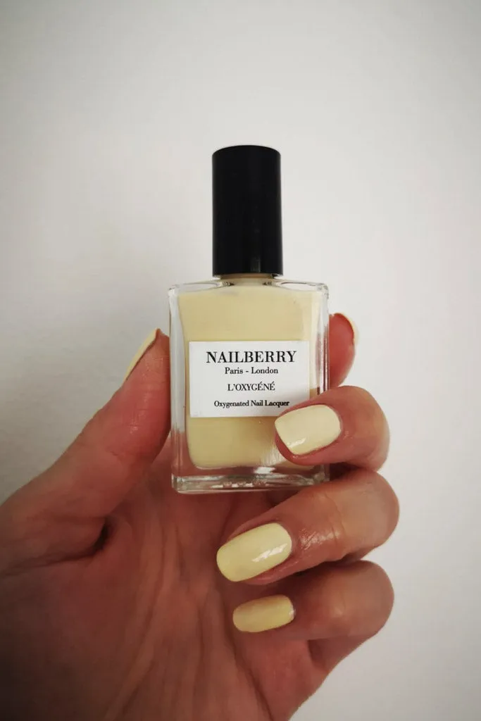 Nailberry Folie Douce nagellack 15 ml gul täckande