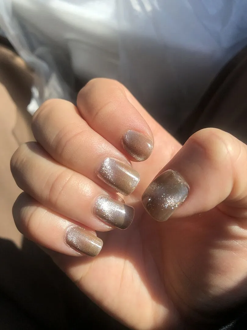 Cirque Colors Halo nagellack magnetisk taupebrun