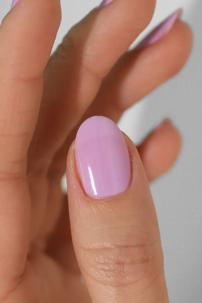 Cirque Smitten nagellack ljuslila crelly