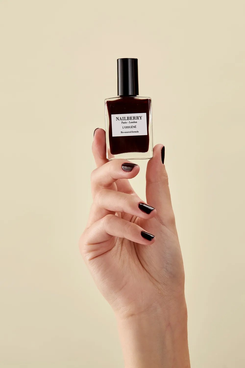 Nailberry Noirberry nagellack 15 ml svartröd opak