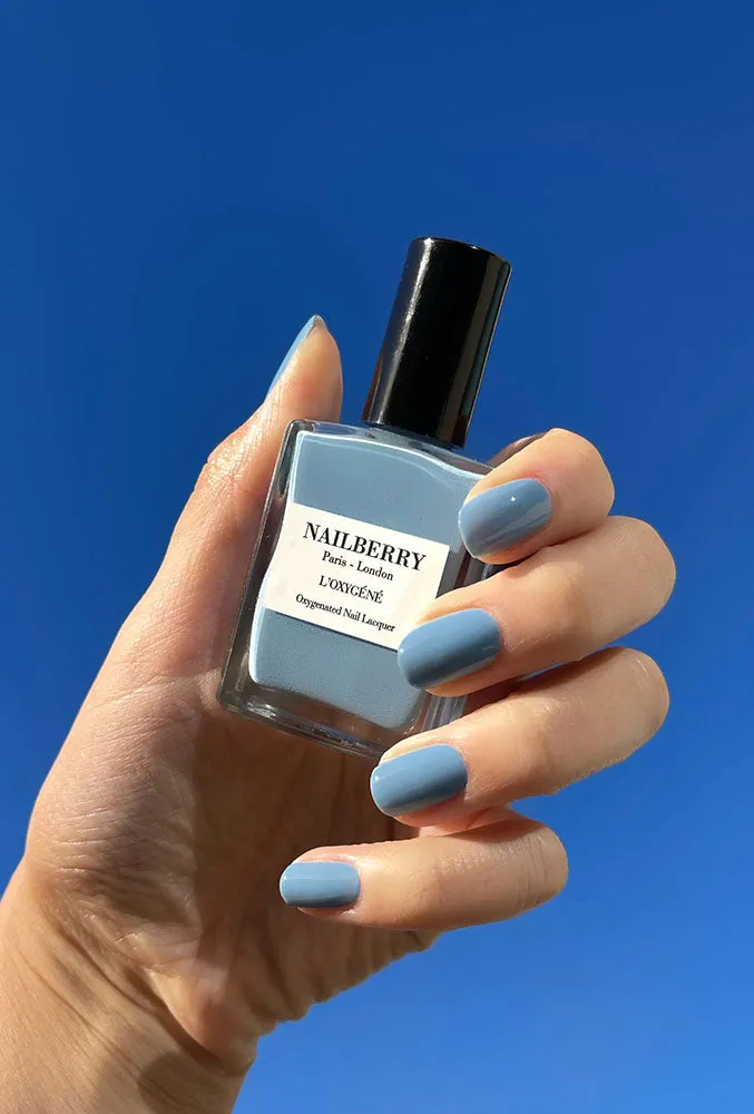 Nailberry Mistral Breeze nagellack pastellblå 14 ml opak