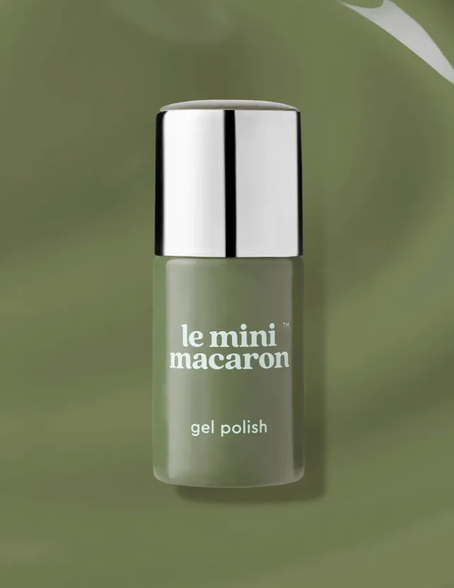Le Mini Macaron gellack Serene Green olivgrön 3-i-1