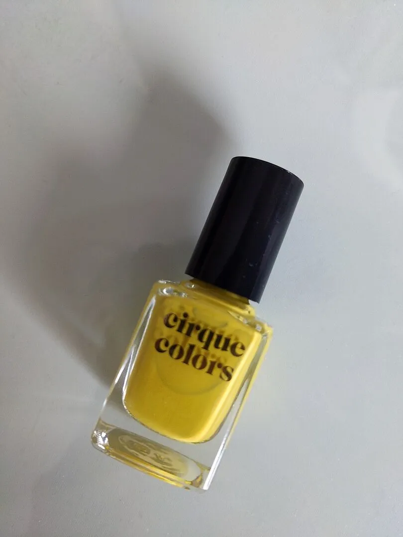 Cirque Colors Hustle nagellack chartreuse kräm