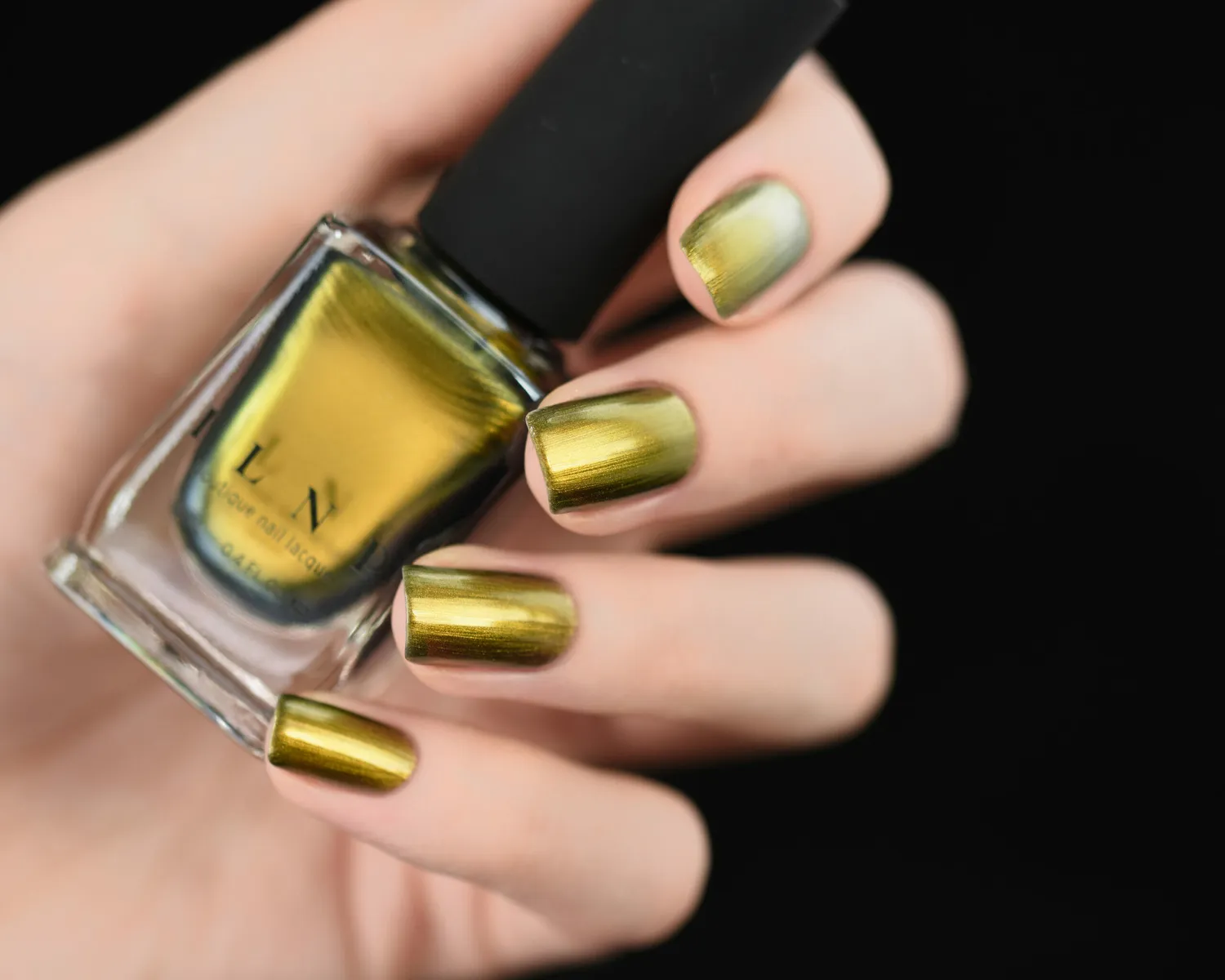 ILNP Ultra Chrome Bishop nagellack guld-oliv
