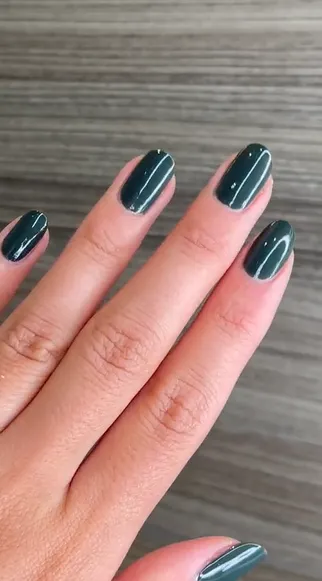 Nailberry Viva La Vegan nagellack mörk khaki 14 ml täckande