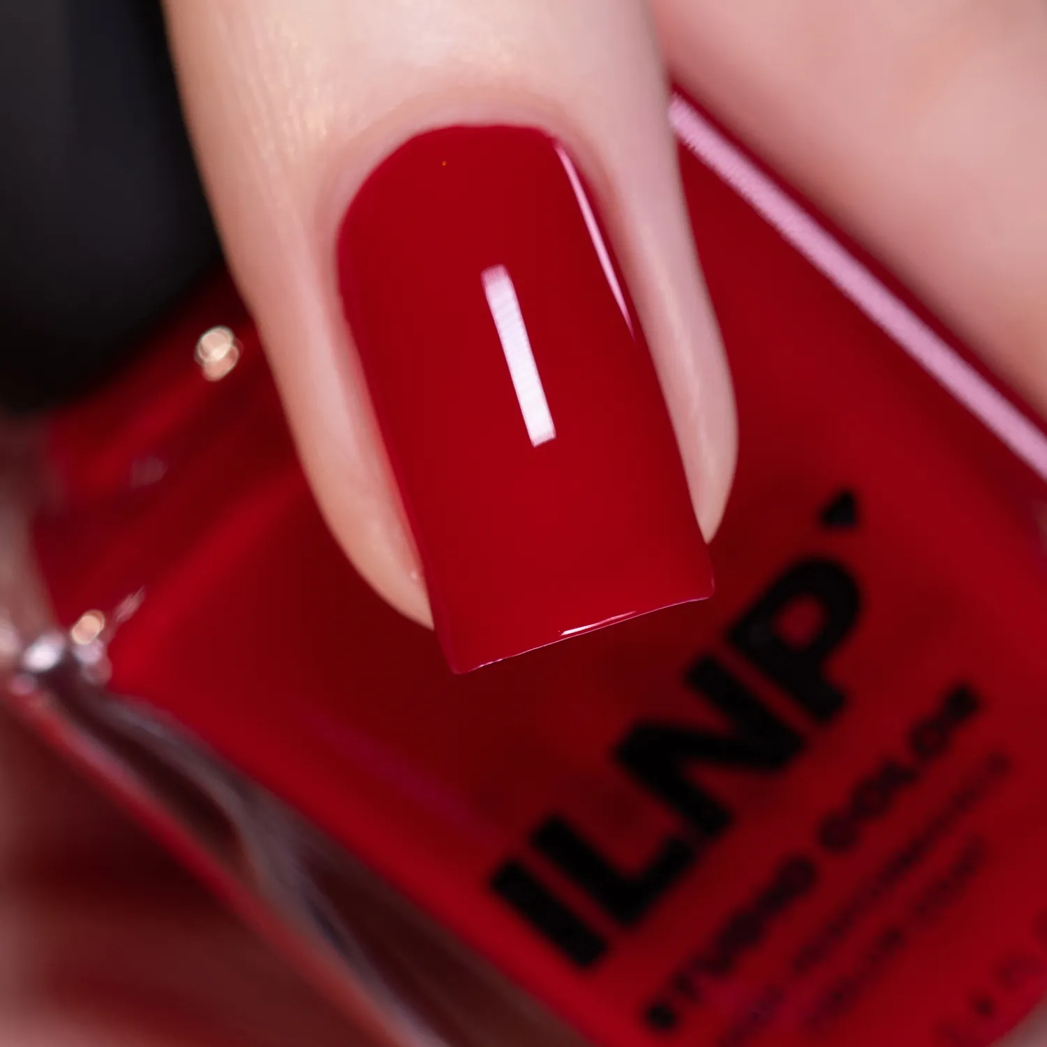 ILNP Studio Color Cherry nagellack körsbärsröd krämig