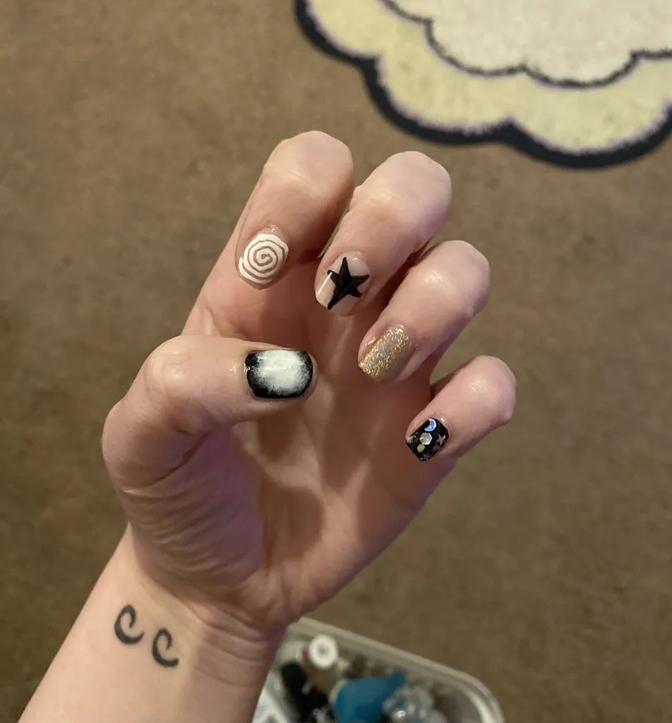 Cirque Colors Space Cowboy nagellack beige holografisk