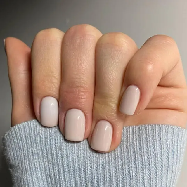 Modelones Milky White lösnaglar squoval extra korta
