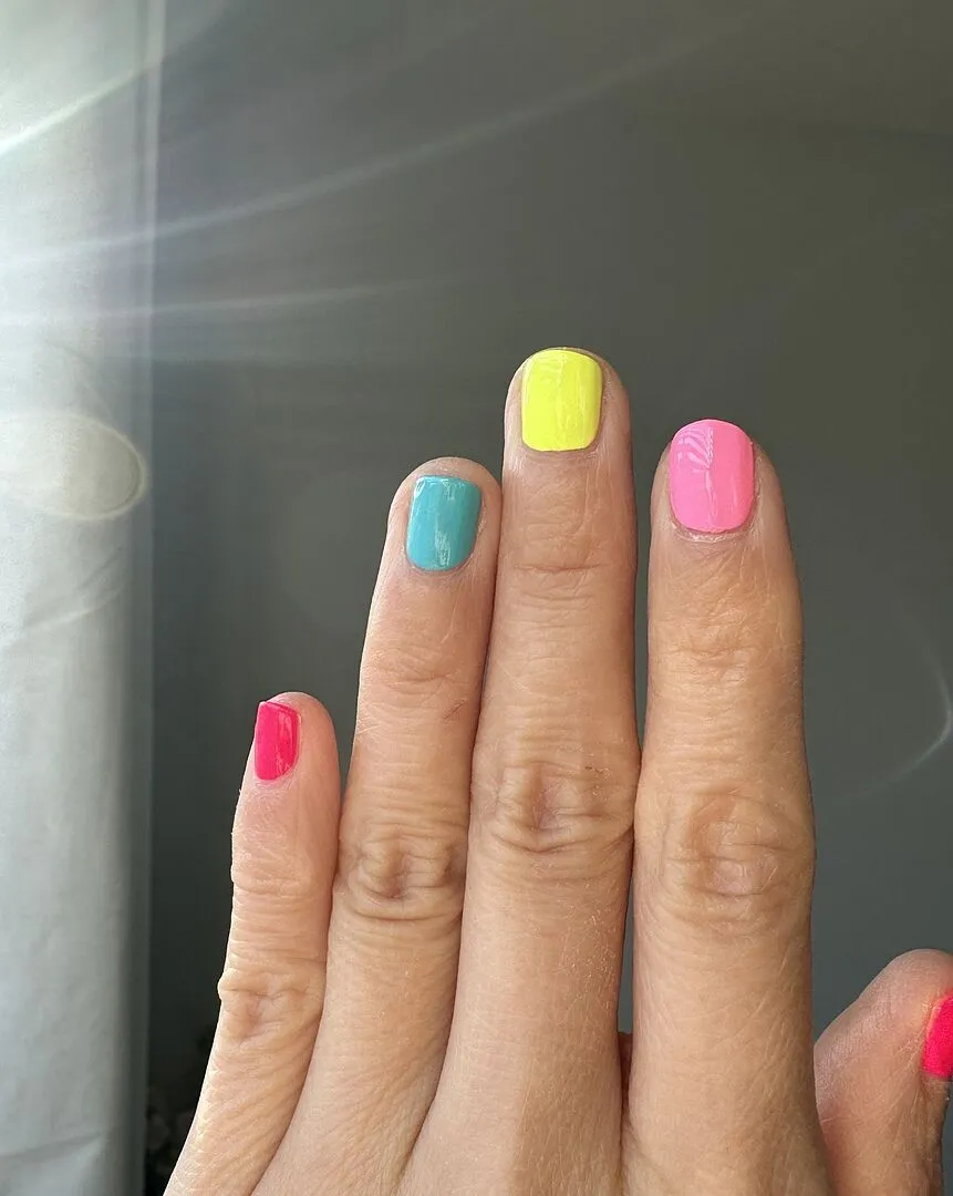 Cirque Colors Vice Suninn nagellack gul neon