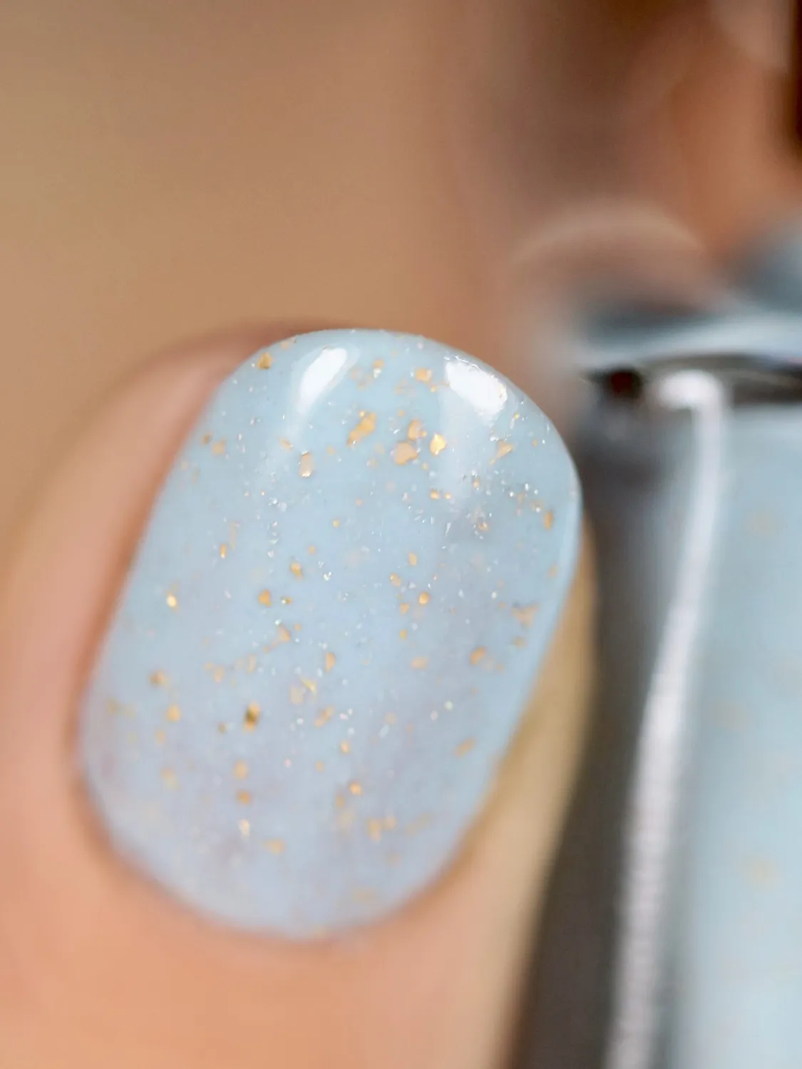 ILNP Snow Globe nagellack ljusblått holografiskt