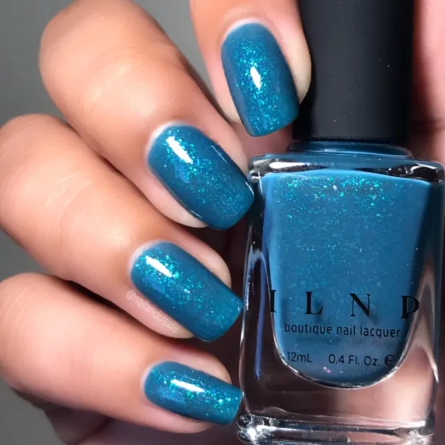 ILNP The Message nagellack celadonblå shimmer