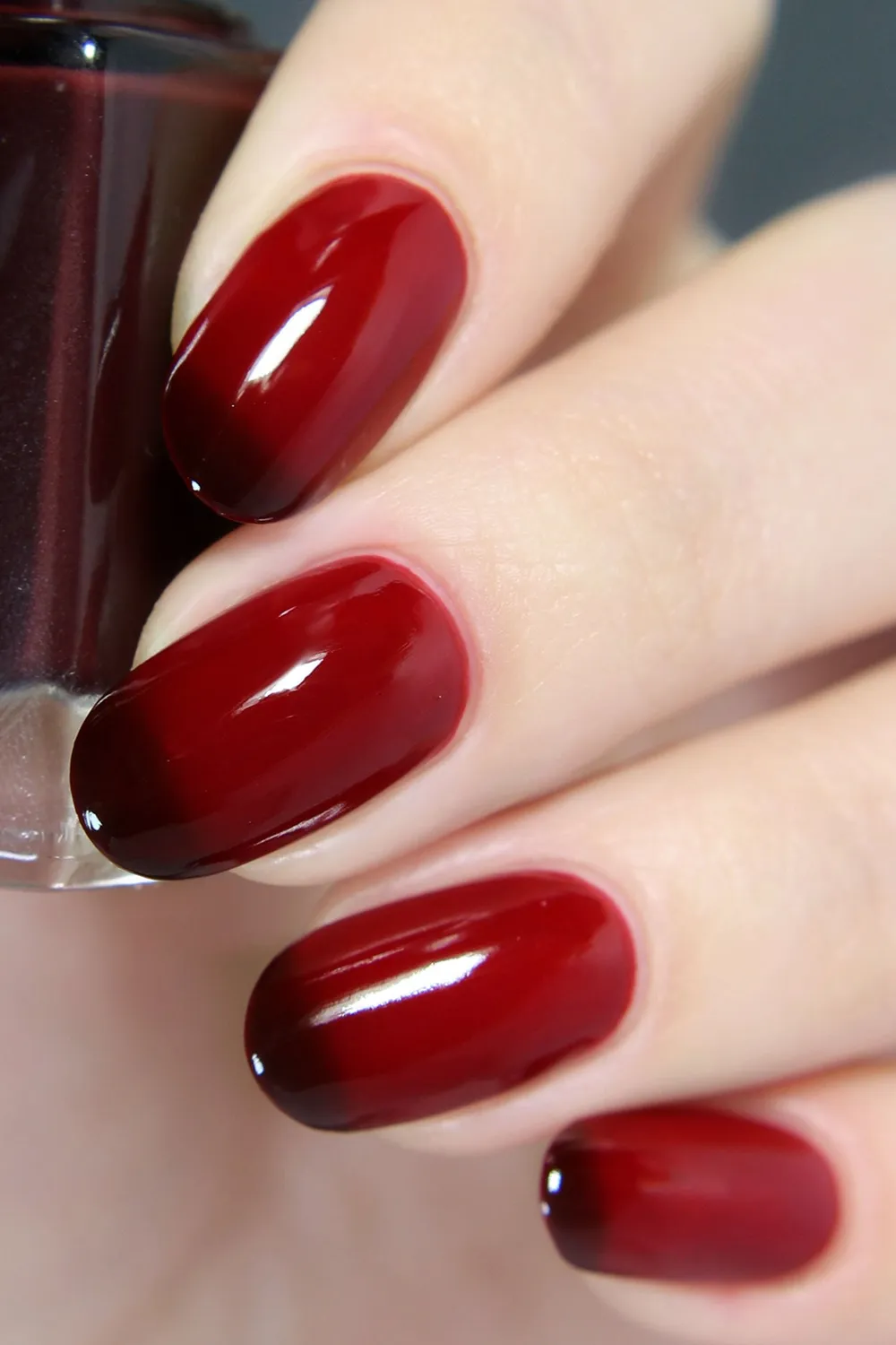 Cirque Colors Rothko Red nagellack thermal kall-varm