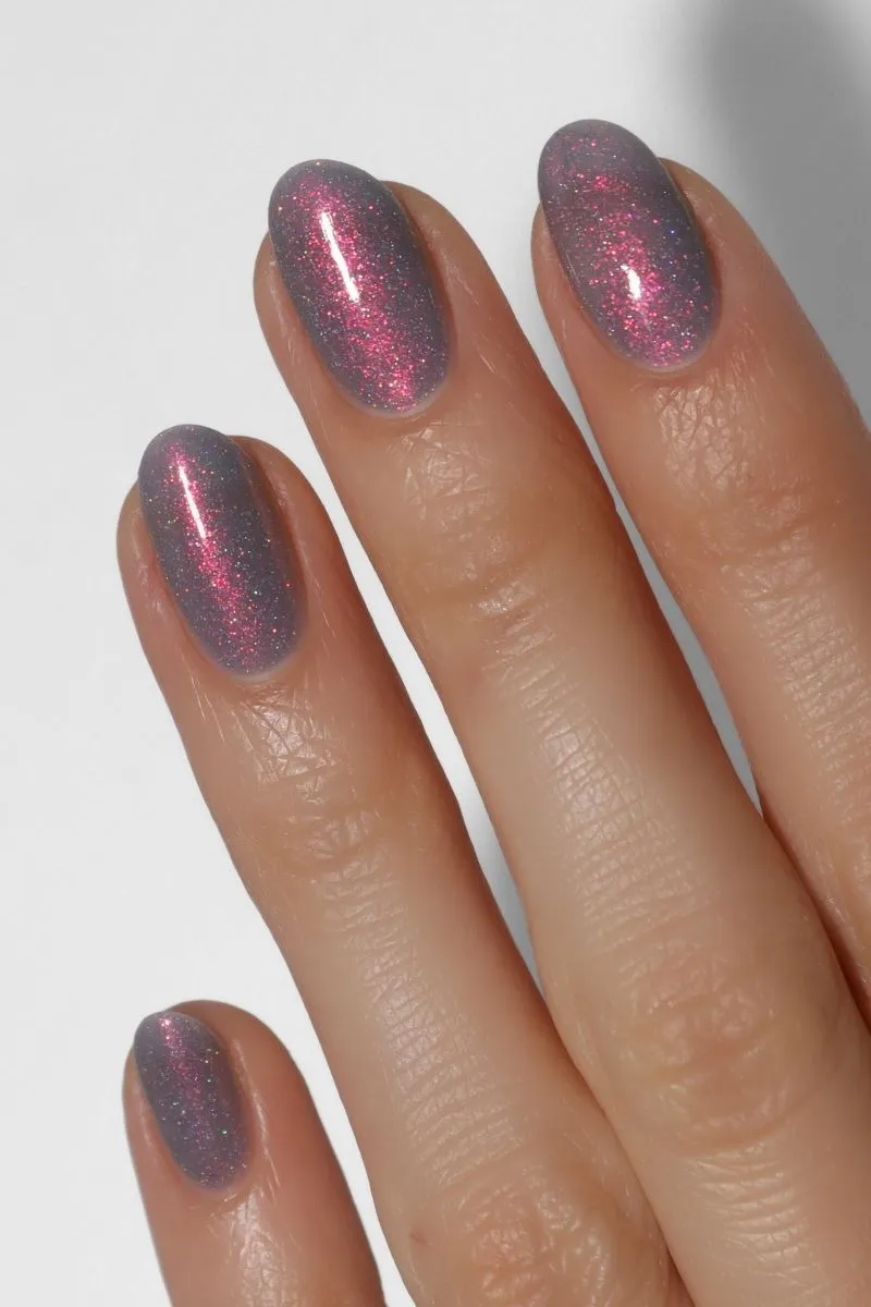 Cirque Colors Raincheck nagellack blågrått skimmer